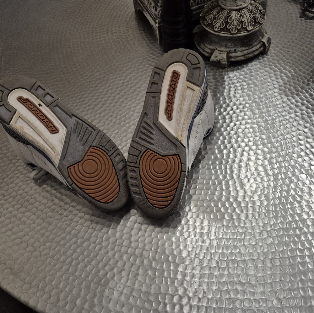 Jordan 3's - Picture 4 of 5